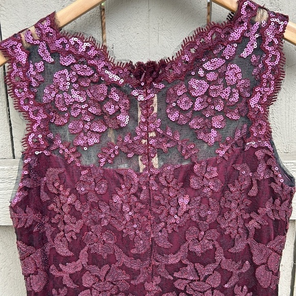 Tadashi Shoji Burgundy Sequined Sleeveless Dress Size 10P Cocktail Forma… - Picture 9 of 10